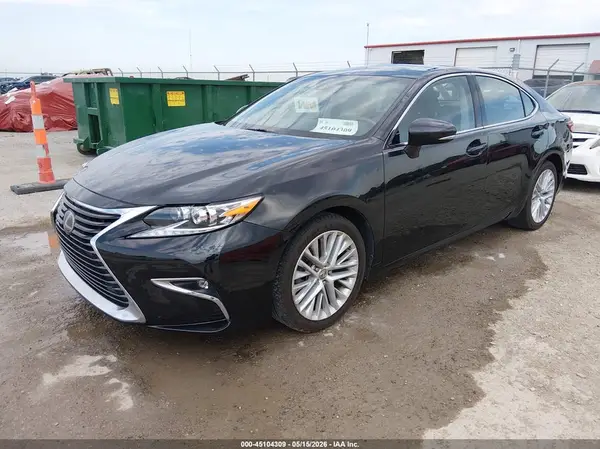 58ABK1GG0JU090311 2018 LEXUS ES - Image 2