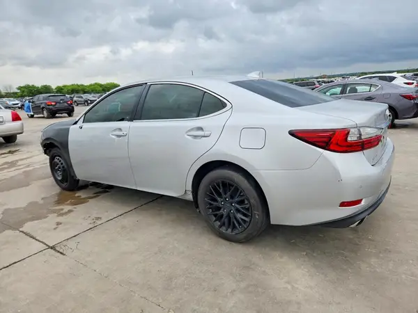 58ABK1GG0JU090745 2018 LEXUS ES - Image 2