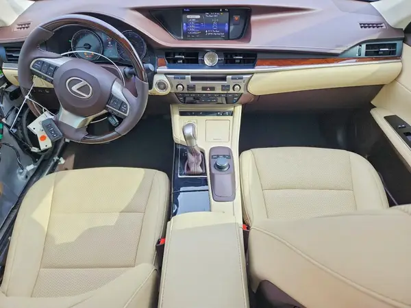 58ABK1GG0JU090745 2018 LEXUS ES - Image 8