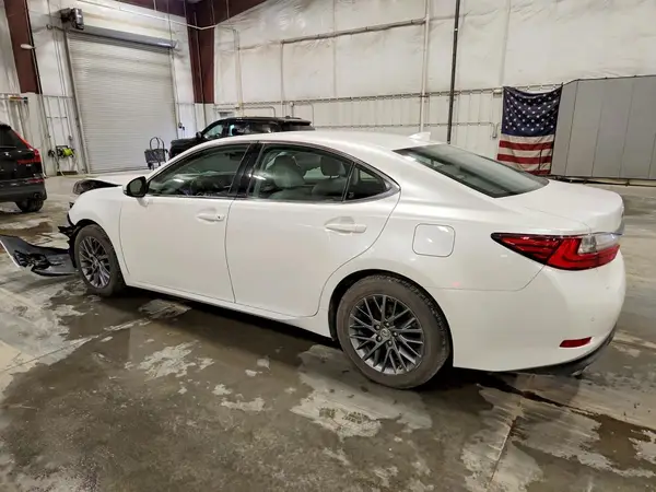 58ABK1GG0JU091491 2018 LEXUS ES - Image 2