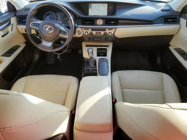 58ABK1GG0JU092897 2018 LEXUS ES - Image 8