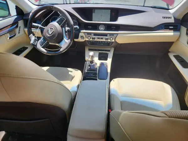 58ABK1GG0JU094231 2018 LEXUS ES - Image 8