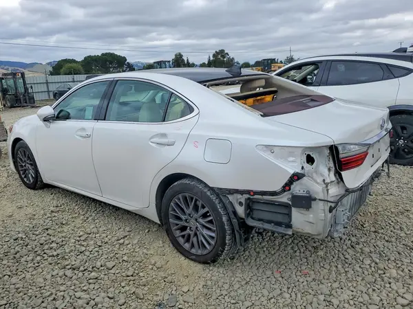 58ABK1GG0JU094987 2018 LEXUS ES - Image 2