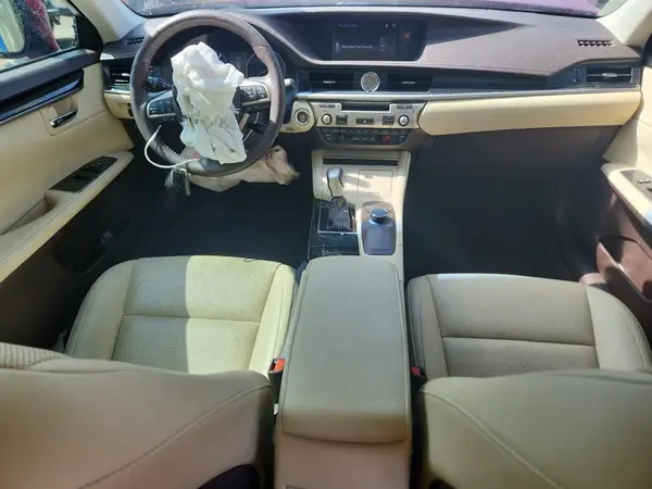 58ABK1GG0JU095136 2018 LEXUS ES - Image 8
