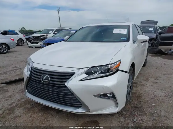 58ABK1GG0JU095198 2018 LEXUS ES - Image 2