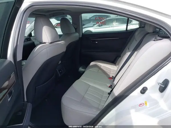 58ABK1GG0JU095198 2018 LEXUS ES - Image 8