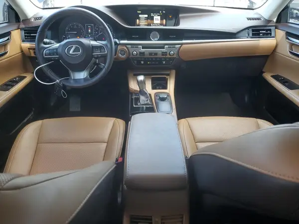 58ABK1GG0JU096660 2018 LEXUS ES - Image 8