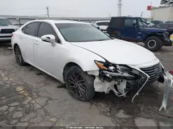 58ABK1GG0JU097498 2018 LEXUS ES