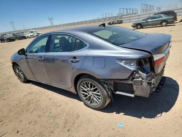 58ABK1GG0JU102585 2018 LEXUS ES - Image 2
