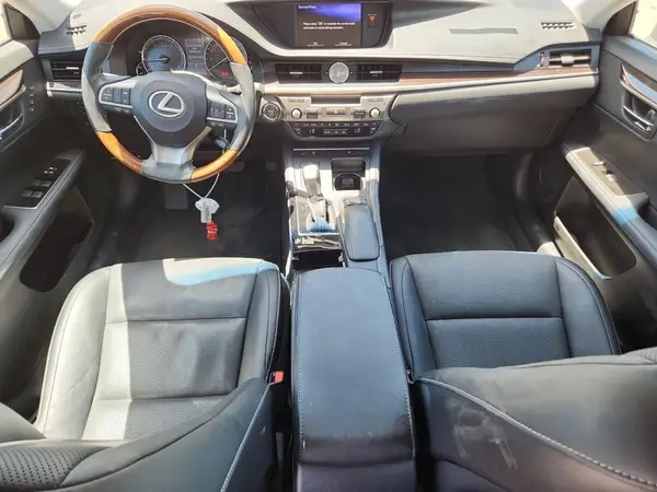 58ABK1GG0JU102585 2018 LEXUS ES - Image 8