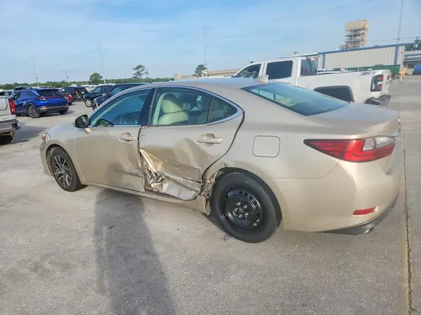 58ABK1GG0JU102747 2018 LEXUS ES - Image 2