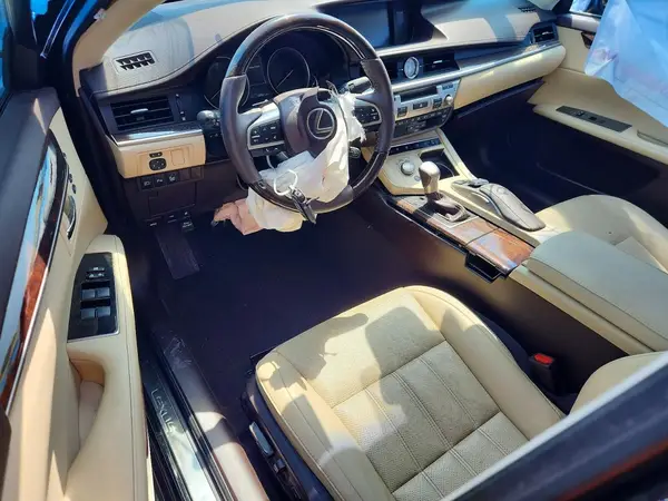 58ABK1GG0JU102795 2018 LEXUS ES - Image 8