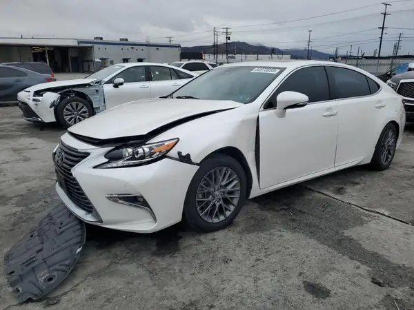 58ABK1GG0JU105390 2018 LEXUS ES - Image 1