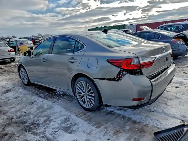 58ABK1GG0JU105566 2018 LEXUS ES - Image 2