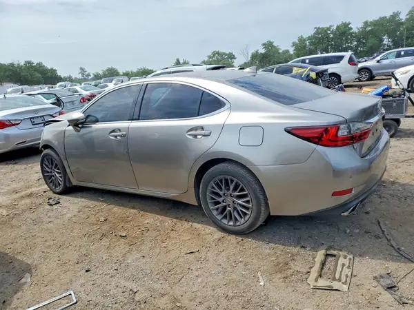 58ABK1GG0JU108323 2018 LEXUS ES - Image 2