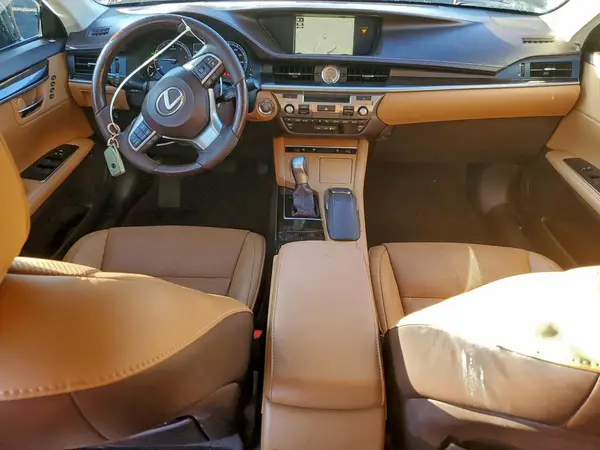 58ABK1GG0JU108516 2018 LEXUS ES - Image 8