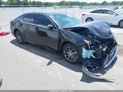 58ABK1GG0JU109195 2018 LEXUS ES