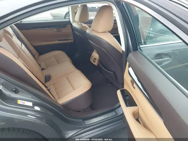 58ABK1GG0JU113070 2018 LEXUS ES - Image 8