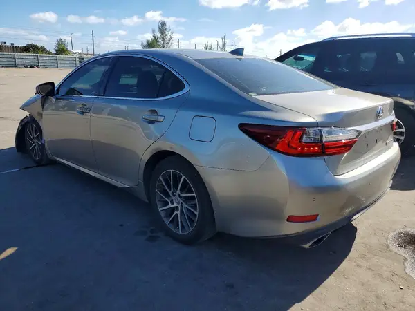 58ABK1GG1GU003105 2016 LEXUS ES - Image 2