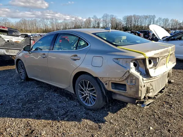 58ABK1GG1GU008935 2016 LEXUS ES - Image 2