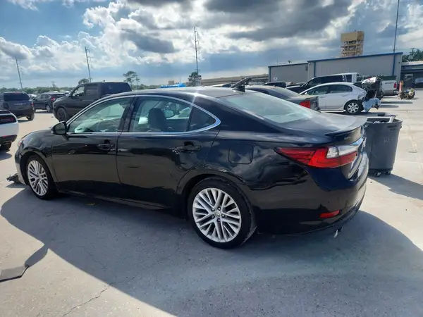 58ABK1GG1GU010457 2016 LEXUS ES - Image 2