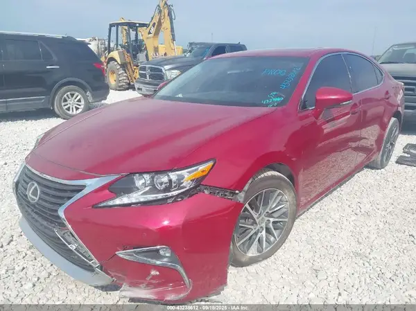 58ABK1GG1GU010748 2016 LEXUS ES - Image 2