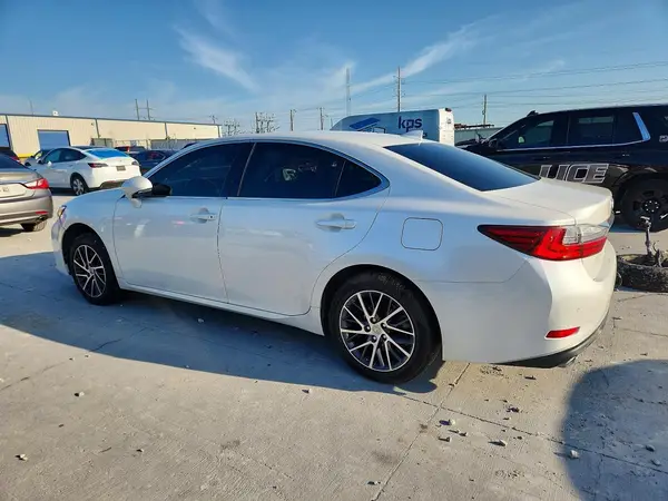 58ABK1GG1GU013519 2016 LEXUS ES - Image 2