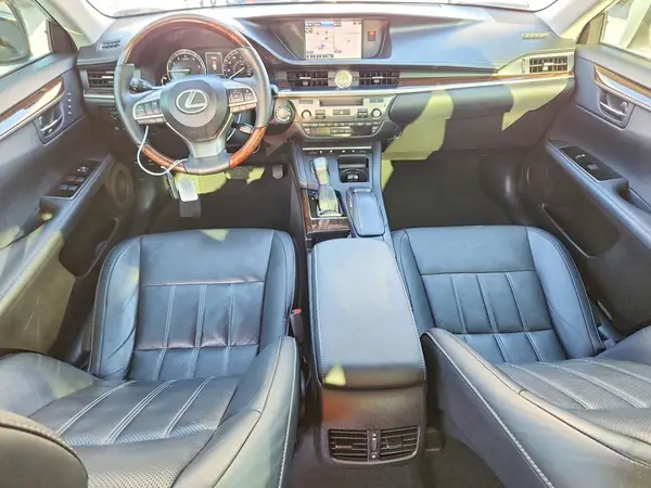 58ABK1GG1GU013519 2016 LEXUS ES - Image 8