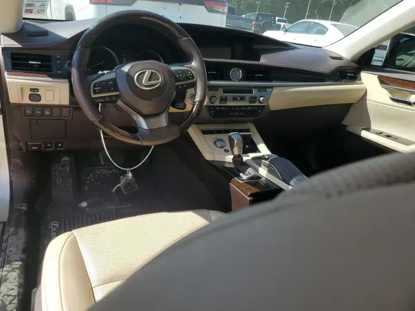 58ABK1GG1GU014704 2016 LEXUS ES - Image 8