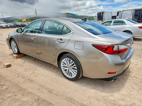 58ABK1GG1GU015870 2016 LEXUS ES - Image 2