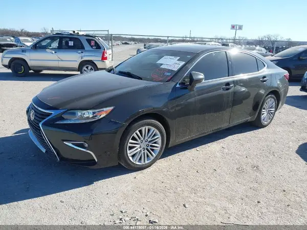 58ABK1GG1GU018719 2016 LEXUS ES - Image 2