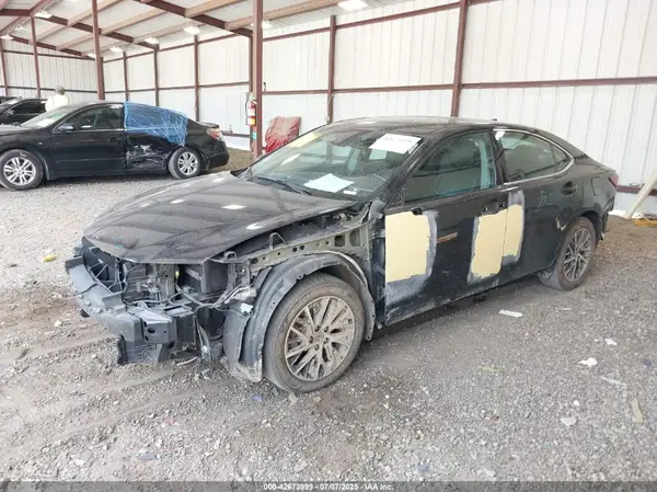 58ABK1GG1GU020549 2016 LEXUS ES - Image 2