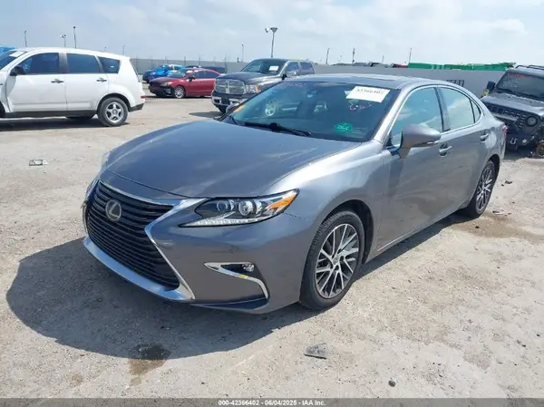 58ABK1GG1GU022947 2016 LEXUS ES - Image 2