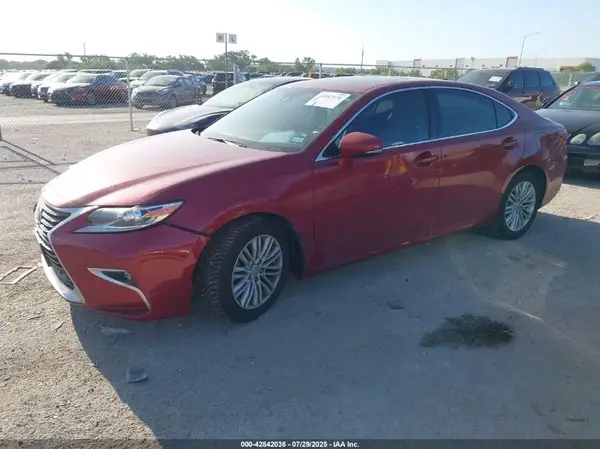 58ABK1GG1GU032491 2016 LEXUS ES - Image 2