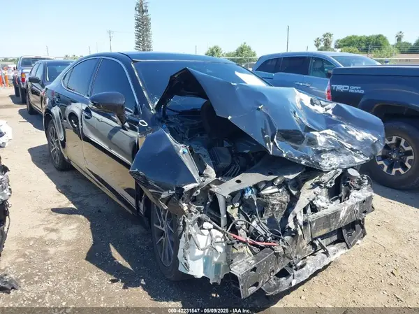 58ABK1GG1HU036588 2017 LEXUS ES - Image 1