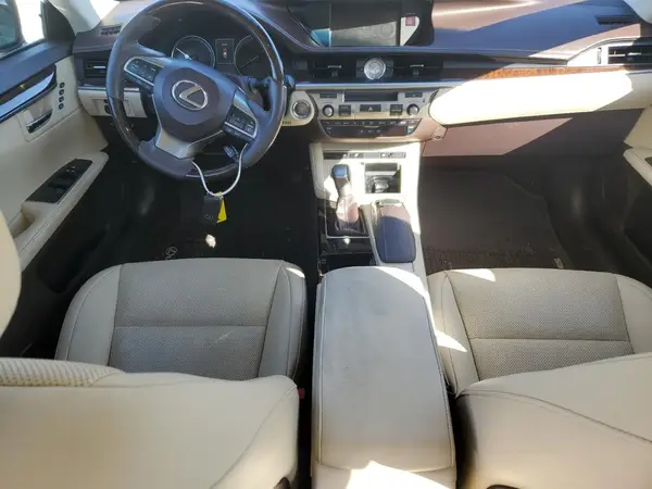 58ABK1GG1HU036705 2017 LEXUS ES - Image 8