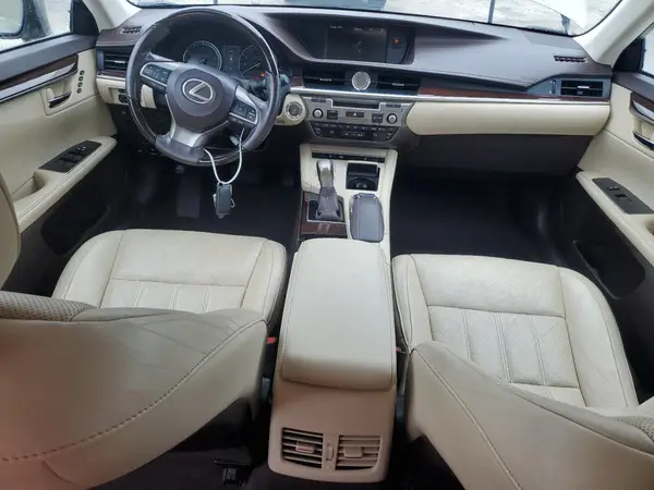 58ABK1GG1HU038678 2017 LEXUS ES - Image 8