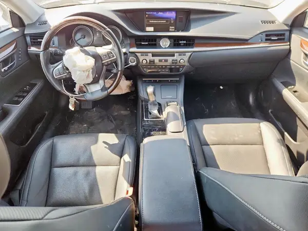 58ABK1GG1HU038681 2017 LEXUS ES - Image 8