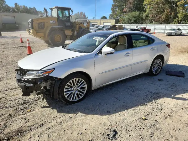 58ABK1GG1HU040415 2017 LEXUS ES - Image 1
