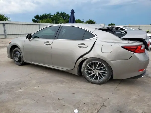 58ABK1GG1HU044111 2017 LEXUS ES - Image 2
