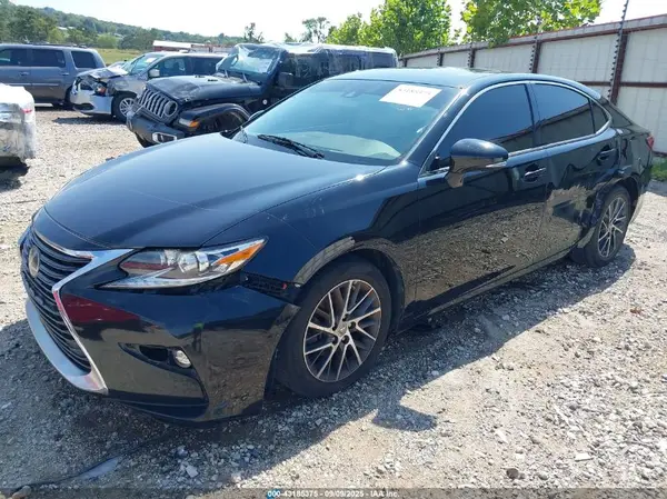 58ABK1GG1HU044271 2017 LEXUS ES - Image 2