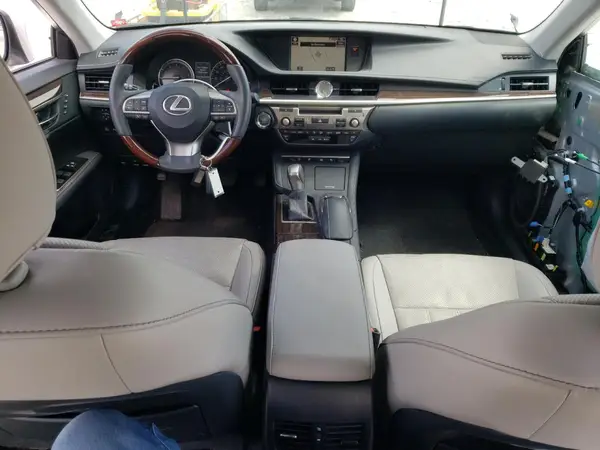 58ABK1GG1HU044612 2017 LEXUS ES - Image 8
