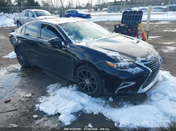 58ABK1GG1HU044836 2017 LEXUS ES - Image 1