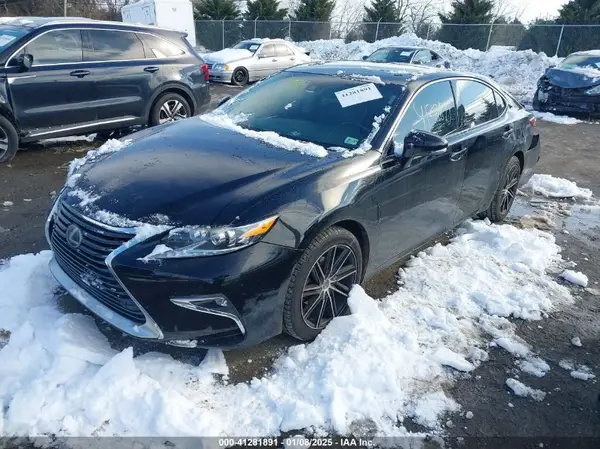 58ABK1GG1HU044836 2017 LEXUS ES - Image 2