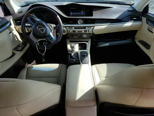 58ABK1GG1HU046439 2017 LEXUS ES - Image 8