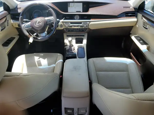 58ABK1GG1HU049082 2017 LEXUS ES - Image 8