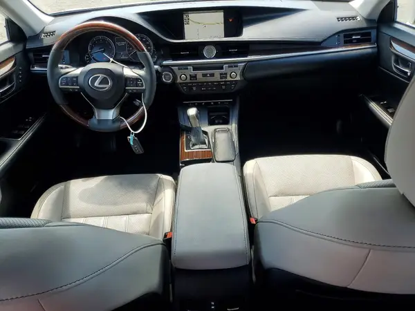 58ABK1GG1HU053746 2017 LEXUS ES - Image 8