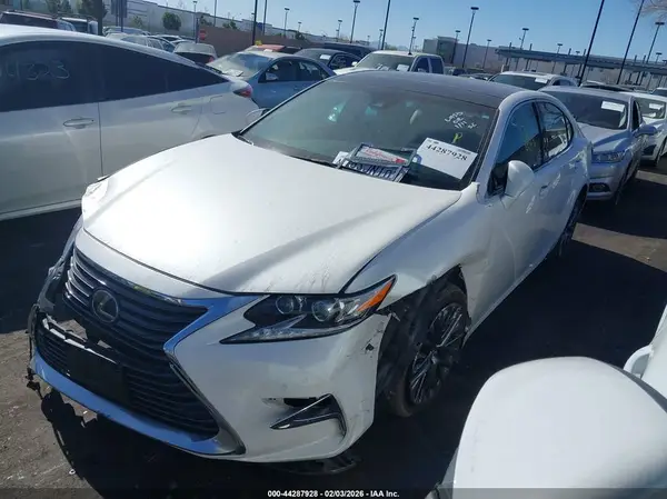 58ABK1GG1HU053844 2017 LEXUS ES - Image 2