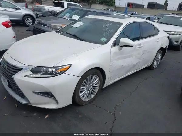58ABK1GG1HU057781 2017 LEXUS ES - Image 2