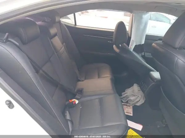 58ABK1GG1HU057781 2017 LEXUS ES - Image 8
